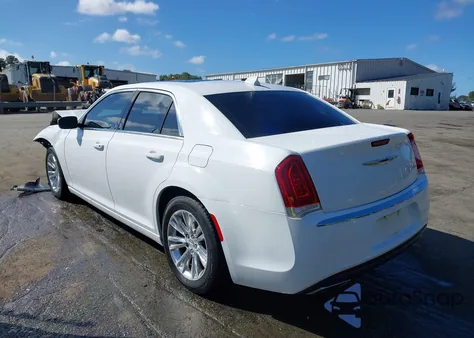 2017 Chrysler 300 Limited z USA, uszkodzony, nr VIN 2C3CCAAG6HH521600